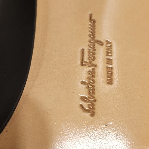 Salvatore Ferragamo Black Leather Classic Block Heel Pumps Sz 6.5 B Ret. $695 - Picture 9 of 9